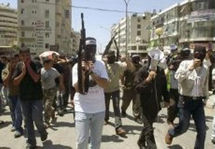 Medlemmer af al-Aqsa Martyrernes Brigader demonstrerede i går i Nablus på Vestbredden. - Foto: AP 