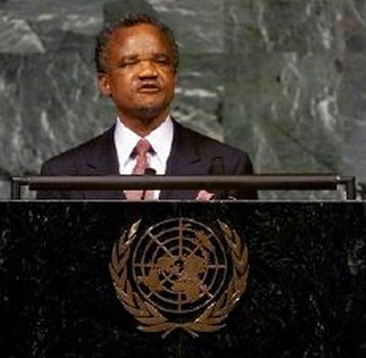 Chiluba under en tale til FN's Sikkerhedsråd, da han var præsident i Zambia. - Foto: AP 