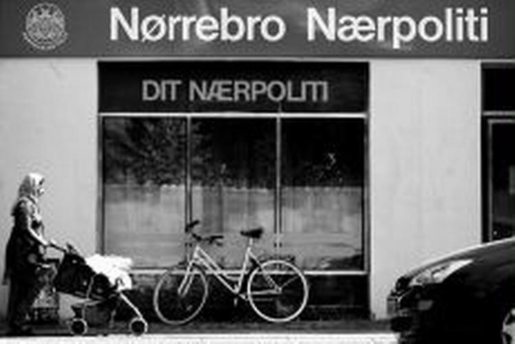På grund af afspadsering er der god plads på nærpolitistationen på Nørrebrogade. - Foto: Peter Hove Olesen 