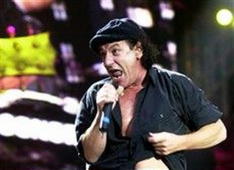 AC/DC er rock i sin reneste form, renset for politiske eller religiøse sidespor. Her forsanger Brian Johnson. - Foto: Michal Kamaryt. 