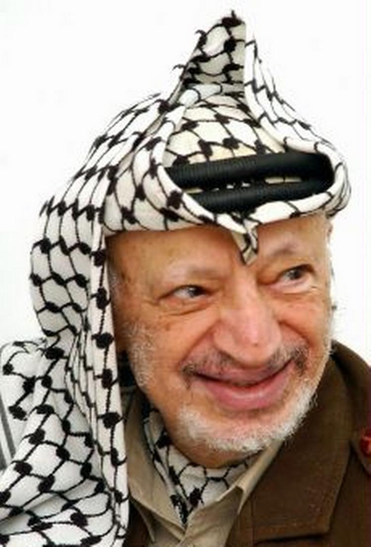»Jeg er parat til at implementere loven (mod de militante), hvis Israel stopper sine angreb«, siger Arafat til nyhedsbureauet Reuters. - Foto: AP 
