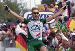 Jens Voight under et af karrierens højdepunkter hidtil, etapesejren under Tour de France 2001. - Foto: AFP 