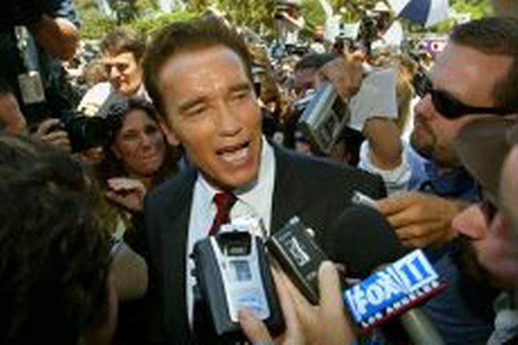 Schwarzenegger har tidligere taget afstand til sin fars nazitid og deltog ikke i hans begravelse. - Foto: AP 