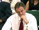 Tony Blair siger, at det er vigtigt, at Hutton-undersøgelsen ikke lader sig påvirke af avisoverskrifterne. - Foto: AP 
