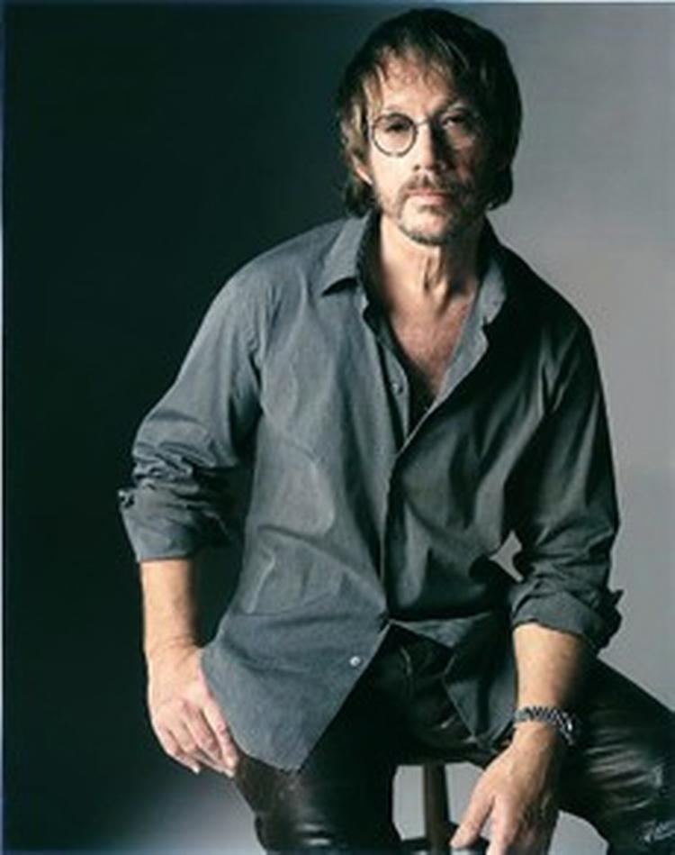 I august sidste år fik Warren Zevon diagnosen 'uhelbredelig lungekræft'. Efteråret og vinteren igennem arbejdede han på 'The Wind' sammen med sin faste guitarist og medkomponist Jorge Calderón. - PR-foto. 