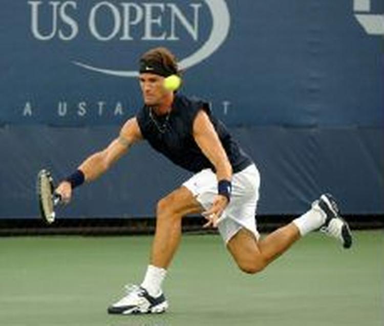 Carlos Moya mener, at de amerikanske spillere i US Open får bedre forhold end de øvrige. - Foto: AP 