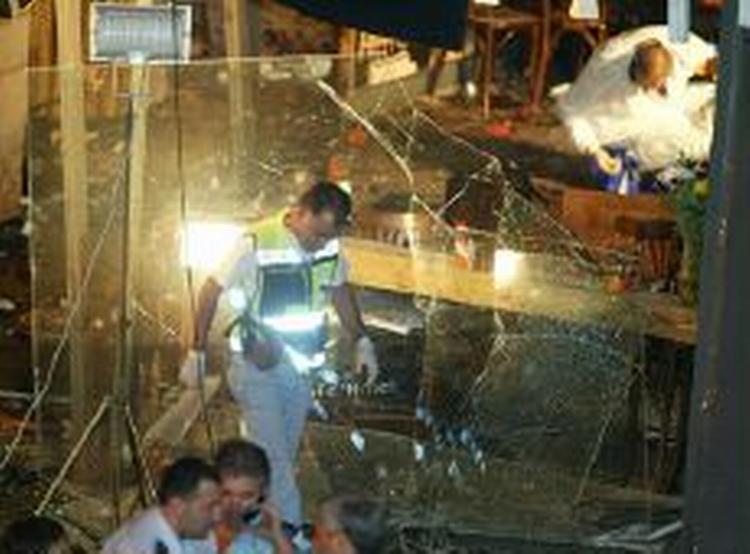 Selvmordsbombe foran café i Jerusalem. - Foto: AP 