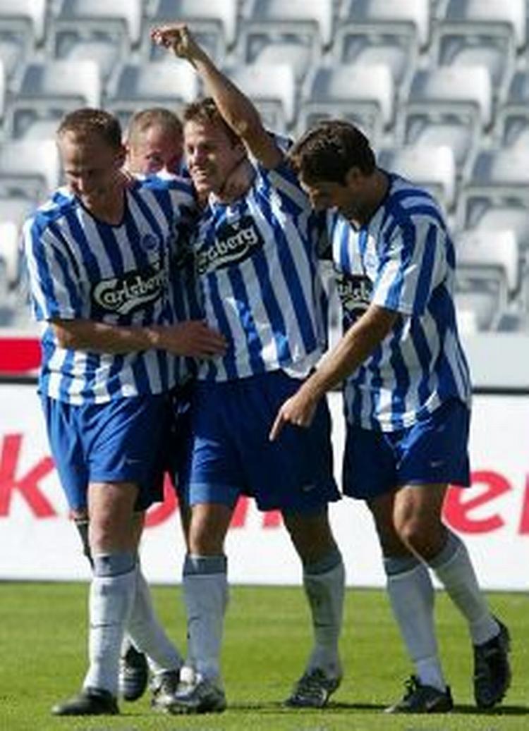 Nicolai Stokholm fejrer sin scoring. - Foto: Lars Skaaning 