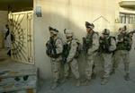 Amerikanske soldater på patrulje i Mosul. - Foto: AP 