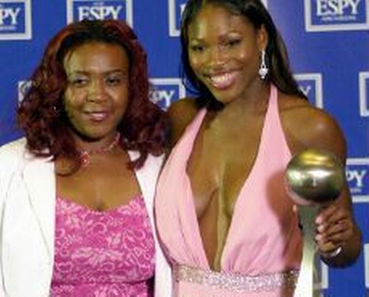 Yetunde Price, tv., på et foto fra i sommer. - Foto: AP 