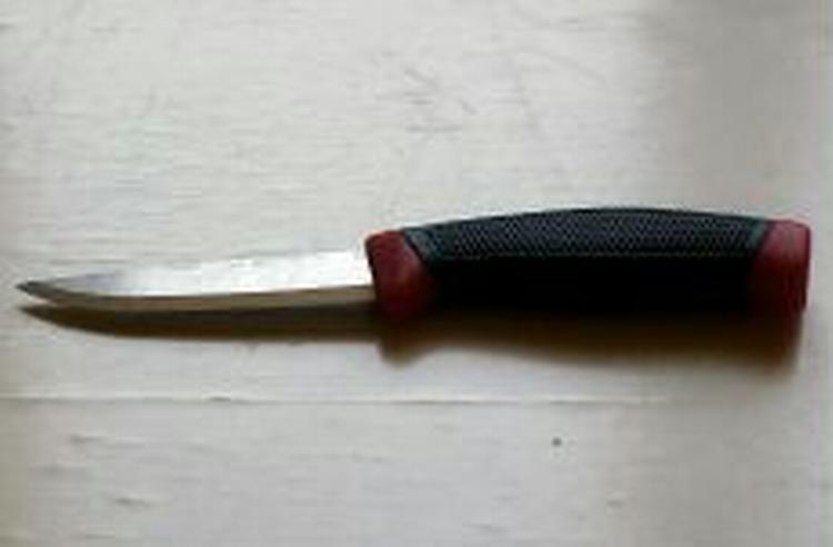 Politiet har fundet dna på den kniv, der blev fundet udenfor varehuset NK, hvor Anna Lindh blev dræbt. Kniven på billedet er af samme type, som kniven fra gerningsstedet. - Foto: Pelle Rink 