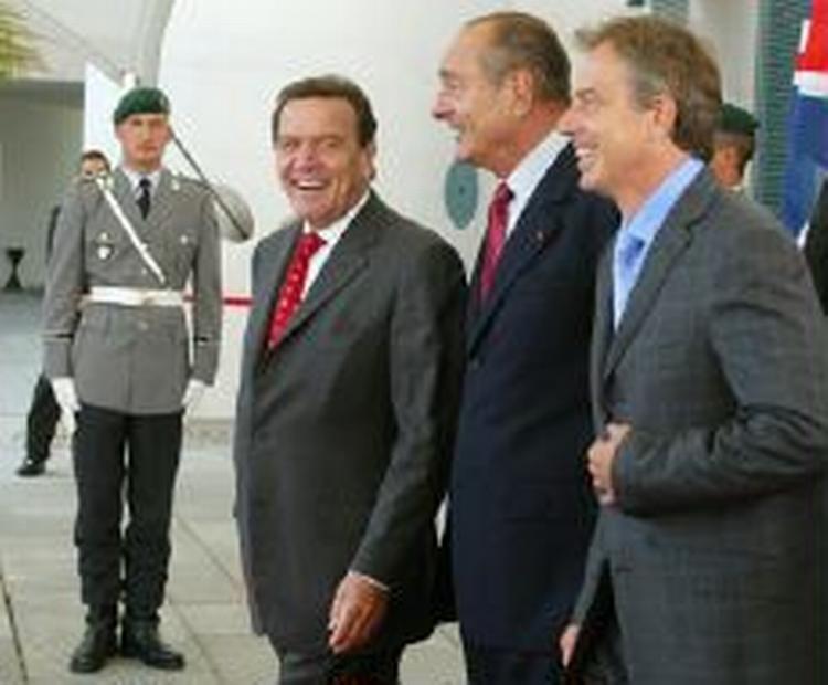 Schröder, Chirac og Blair før mødet. - Foto: AP 