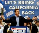 Arnold Schwarzenegger er kendt for at bruge beskidte kneb i sine film. Nu gør han det samme i sin valgkamp. - Foto: AP 