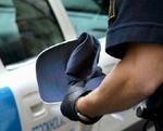 Meget tyder på, at politiet kan knytte den mistænkte til gerningsstedet ved hjælp af dna fundet på en kasket. - Foto: Janne Åkesson 