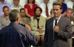 Arnold Schwarzenegger er i gang med valgkampen. - Foto: AP 