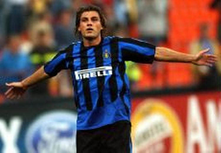 Vieri jubler efter at have scoret sejrsmålet i kampen mod Dynamo Kiev. - Foto: AP 