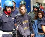 Italiensk politi har anholdt en stribe demonstranter, der har skab uro i forbindelse med EU-topmødet i Rom. - Foto: AP 