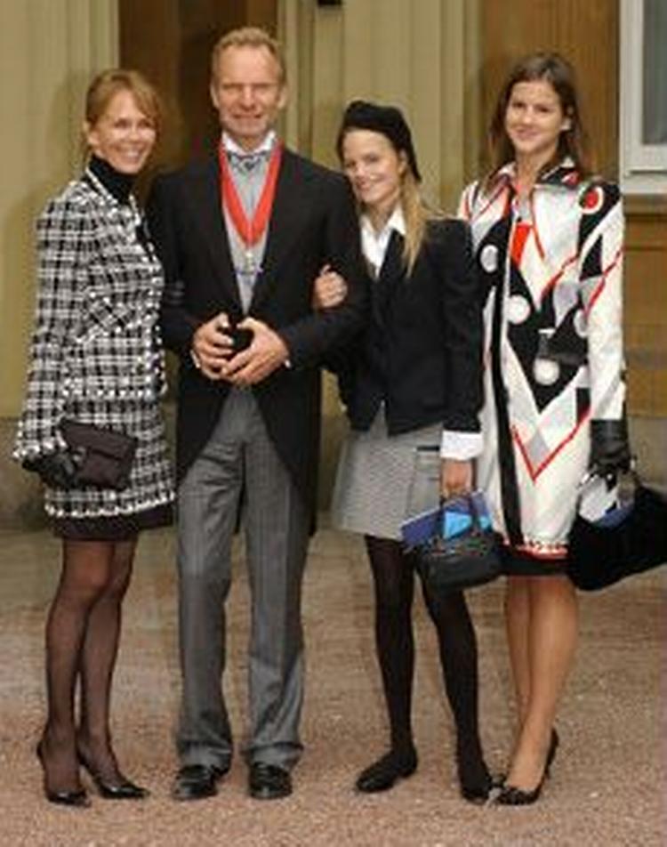 En stolt Sting med familie. - Foto: AP 