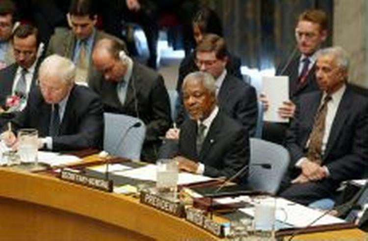 Kofi Annan lykønskede Sikkerhedsrådet med vedtagelsen af resolutionen. - Foto: AP 