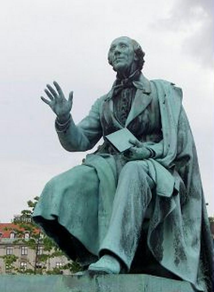 H.C Andersen som statue i Kongens Have i København. - Foto: Jens Dresling 
