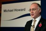 Den konservative Michael Howard siger, at han ønsker et konservativt parti for 'hele landet og alle briter'. - Foto: AP 