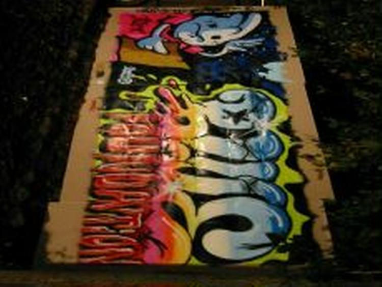 120 pladecovers udgør dette graffiti-maleri. - PR-foto 