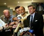 Lederen af FNs mission i Irak Ramiro Lopes da Silva i midten. - Arkivfoto: AP 