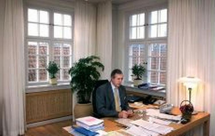Trafikminister Flemming Hansen tror ikke, at Socialdemokraterne vil holde sig uden for 10 års trafikpolitik. - Foto: Niels Hougaard 