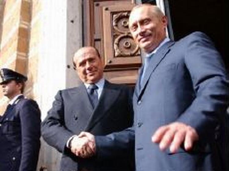 Berlusconi og Putin til topmøde i Rom. - Foto: AP 