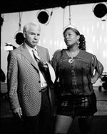 Peter Sanderson, Steve Martin, får vendt op og ned på sin tilværelse af Charlene. Hun spilles af Queen Latifah. - Foto: VIP/BVI 