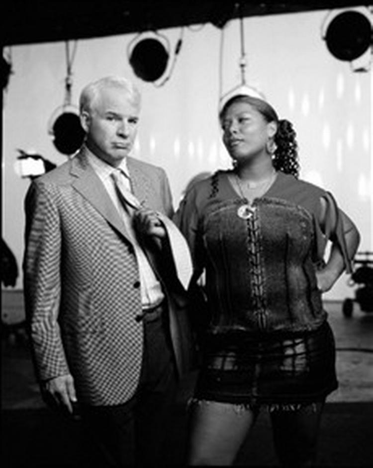 Peter Sanderson, Steve Martin, får vendt op og ned på sin tilværelse af Charlene. Hun spilles af Queen Latifah. - Foto: VIP/BVI 