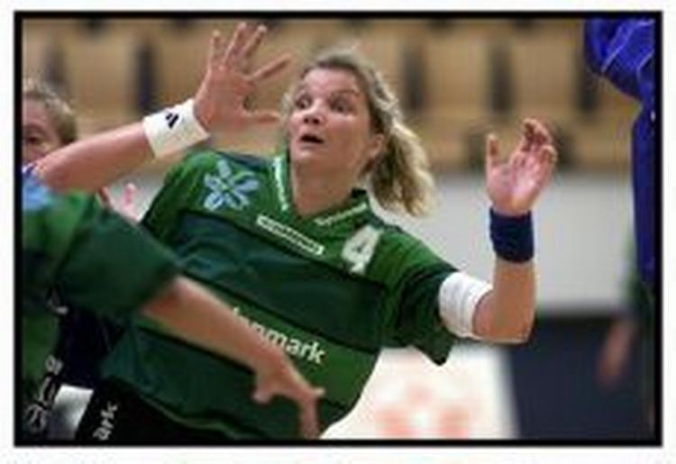 Den russiske stregspiller Natalia Deriouguina, her i en kamp for Viborg, har scoret 45 mål i sæsonens første otte kampe. - Foto: Claus Bonnerup 