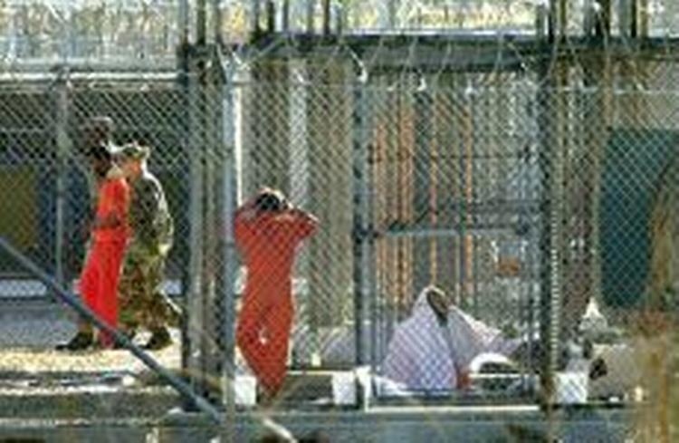 Amerikanerene har fået voldsom international kritik for deres behandling af en række fanger på Guantanamo-base på Cuba. - Foto: AP 