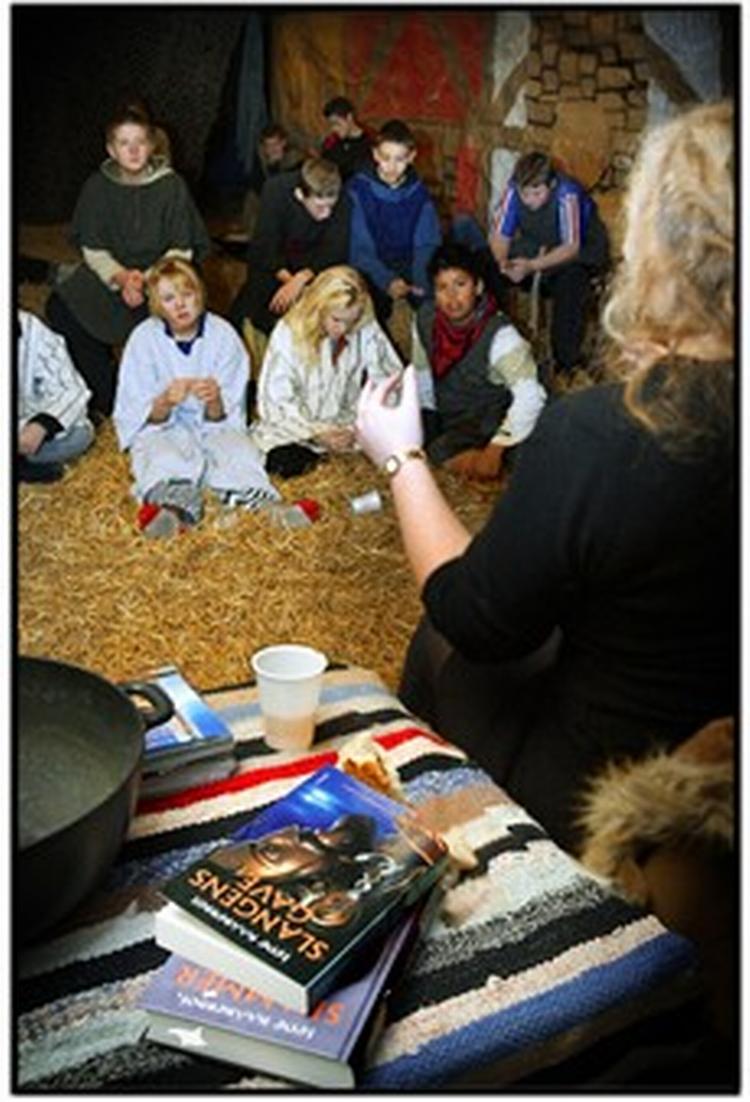 Lene Kaaberbøl i 7. b.'s skammerunivers. - Foto: Morten Langkilde 