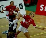 Gitte W. Nielsen, til højre, bliver ikke klar til VM i Krotatien. - Foto: Lars Poulsen 