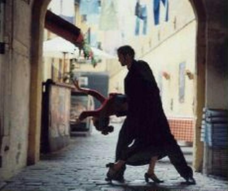 <b>Tango på Hovedbanen.</b> Onsdag var der uddrag af danseforestilling 'Two tango or not'. 