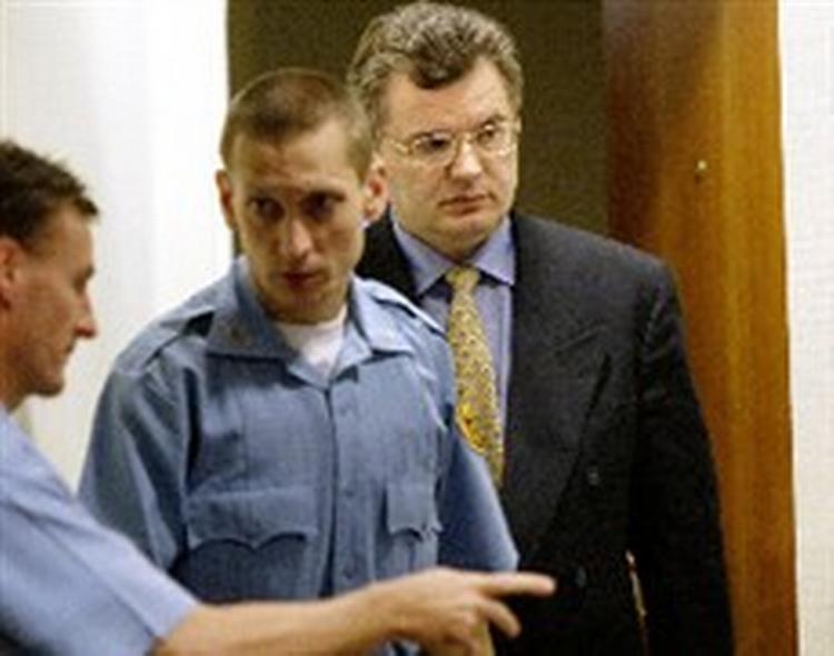 Milan Babic på vej ind i retslokalet.   Foto: Michael Kooren/AP 