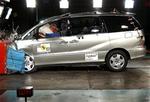 Toyota Previa har en meget stiv forvogn - og den slår hårdt på fodgængerne. Foto:Euro NCAP 