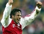 Peruvianeren Claudio Pizarro var med to scoringer en af de eneste Bayern-spillere, der kunne gå fra banen med oprejst panden efter hjemmekampen mod Köln. - Foto: AP 
