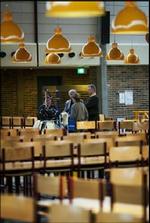 Kantinen på Svendborg Handelsskole, hvor knivstikkeriet fandt sted i går formiddag. - Foto: Lars Skaaning 