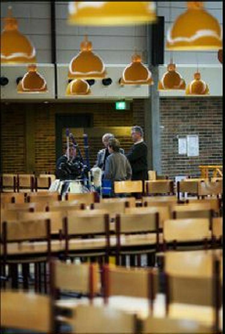 Kantinen på Svendborg Handelsskole, hvor knivstikkeriet fandt sted i går formiddag. - Foto: Lars Skaaning 