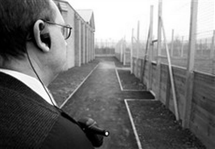 Group 4 Falck, som driver det britiske asylcenter Yarl s Wood, skal nu til samtale efter afsløringer af racisme og vold i centret.   Arkivfoto: Sean Dempsey 