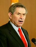 »At begrænse konkurrencen for kontrakter vil opmuntre til øget internationalt samarbejde i Irak og i fremtiden«, skriver USA's viceforsvarsminister Paul Wolfowitz i et notat. - Foto: AP 