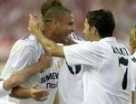 Reals Ronaldo og Raúl og co. fik den værst tænkelige lodtrækning. Det samme kan Bayern-spillerne sige. - Foto: AP 