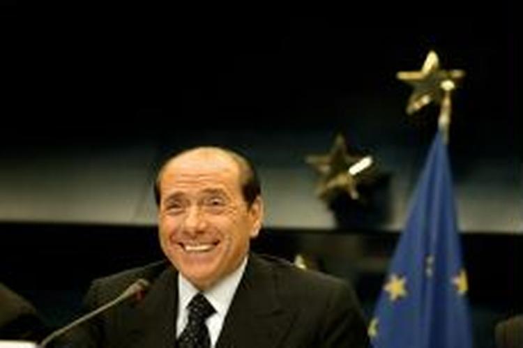Politikerne, eliten, har store og begejstrede planer for Europa, men befolkningerne har svært ved at følge dem. Her Silvio Berlusconi i Bruxelles.   Foto: Miriam Dalsgaard 