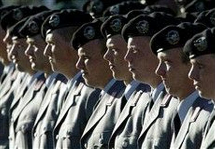 Med 30 ansatte har EU fået sin egen militærenhed, der kan hjælpe NATO med USA i spidsen.   Foto: Sören Stache/dpa 