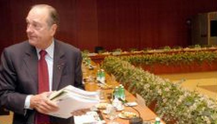Den franske præsident Chirac afviser, at lørdagens sammenbrud har bragt EU-samarbejdet i krise. - Foto: AP 