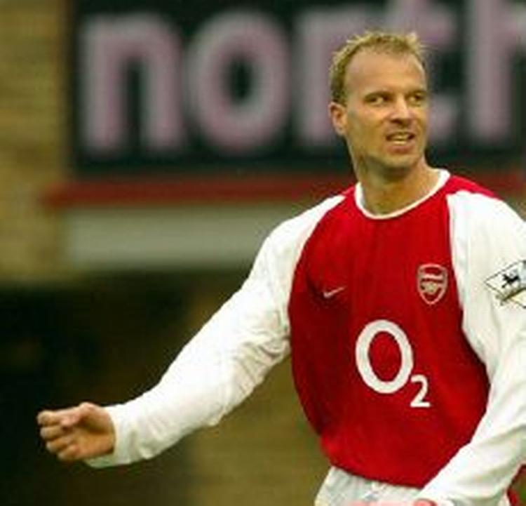 Bergkamp kan stadigvæk, beviste han søndag hjemme på Highbury. - Foto: AP 