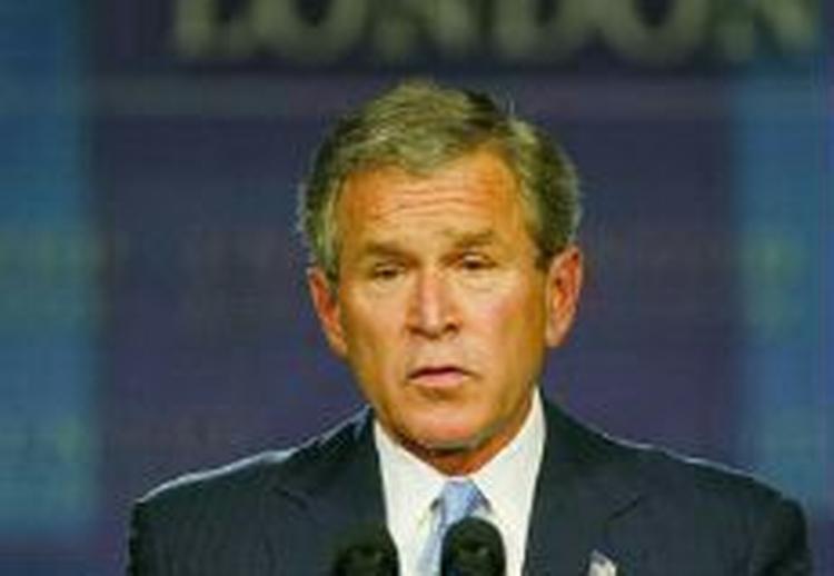 'En håbets dag er kommet. Alle irakere kan nu finde sammen, afvise volden og opbygge et nyt Irak', siger Bush. - Foto: AP 