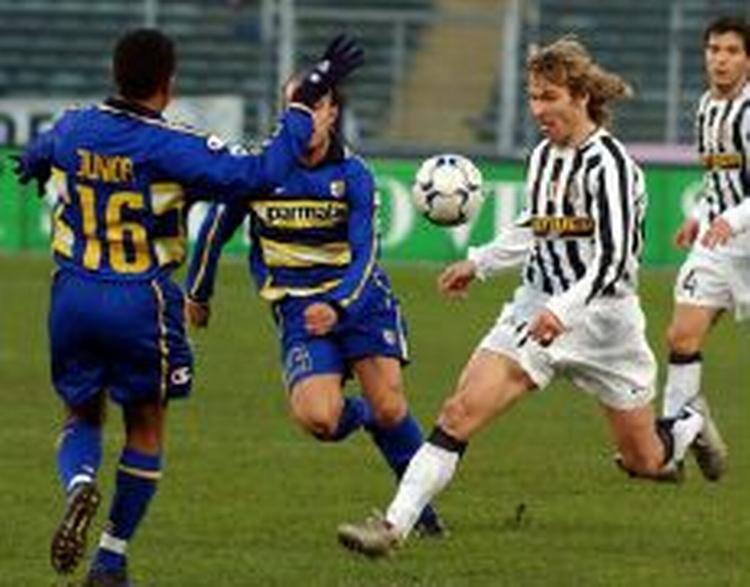 Nedved (stribet) scorede en enkelt gang i 4-0-sejren over Parma. - Foto: AP 